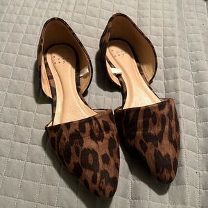 A.new day leopard print flats